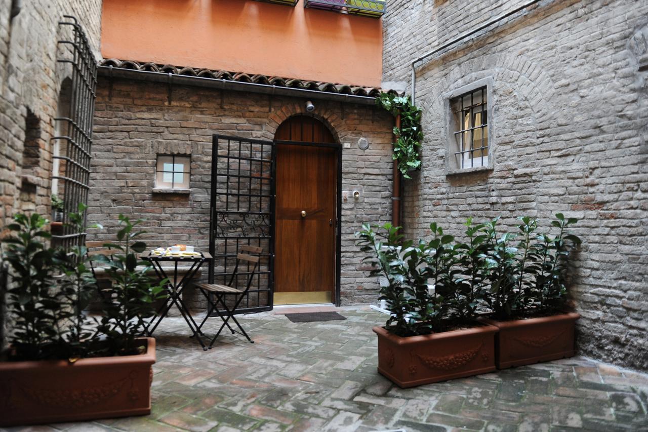Oberdan Apartment Bologna Luaran gambar